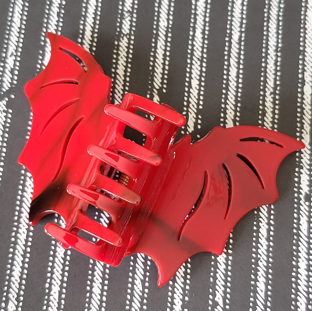 Bat Hair Clip - Picture 3 of 3